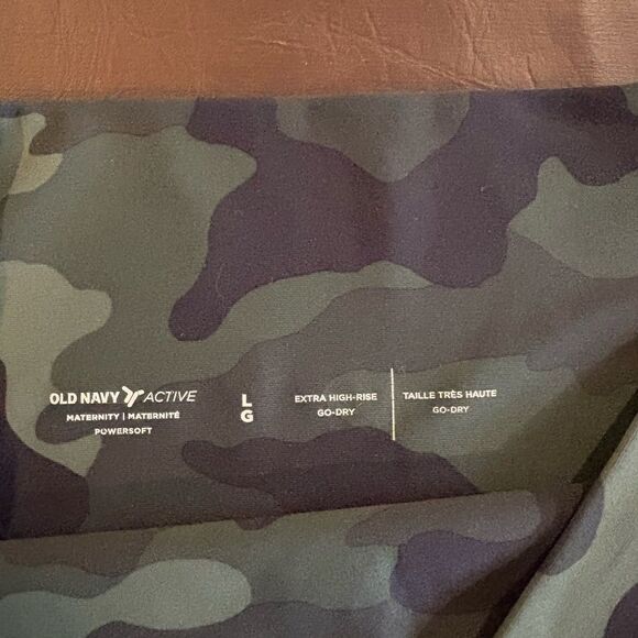 💥Buy 2 Get 1 Free💥 Old Navy Active Camouflage Maternity Leggings - Picture 2 of 3